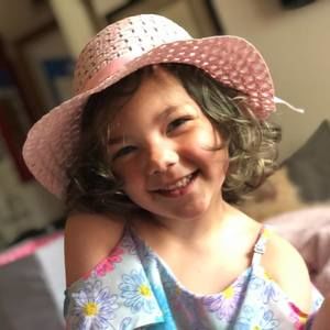 Meet your Posher, Elise